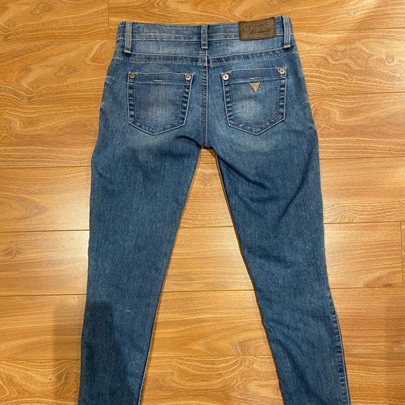 Guess Jeans - Picture 4 of 10
